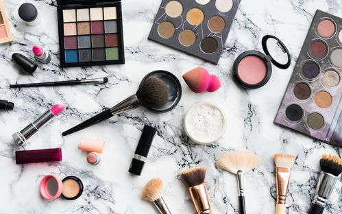 妝點(diǎn)屏幕，呵護(hù)秀發(fā) 化妝品與頭發(fā)護(hù)理高清壁紙的藝術(shù)與實(shí)用